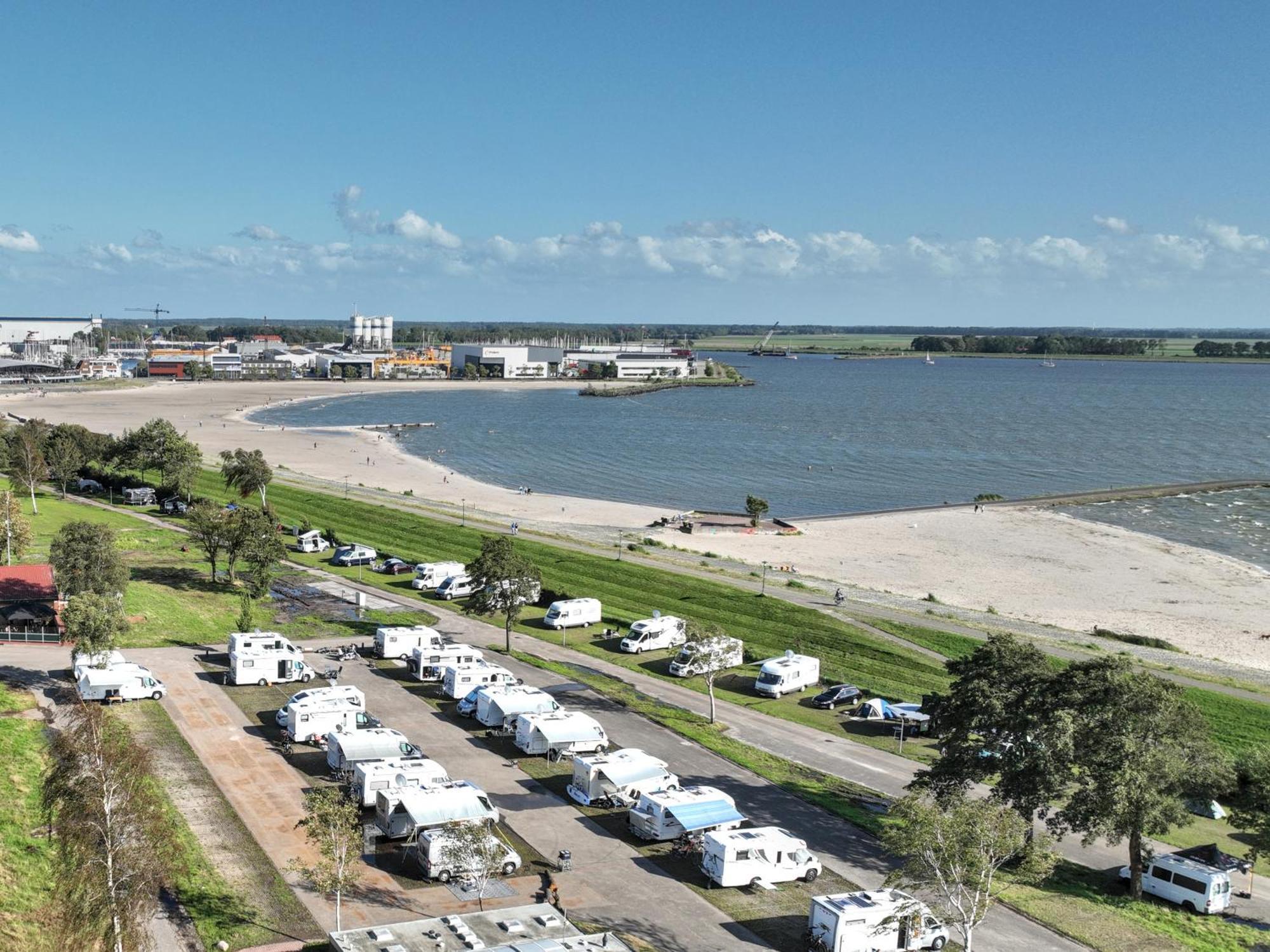 Vakantiepark Lemmer Bagian luar foto
